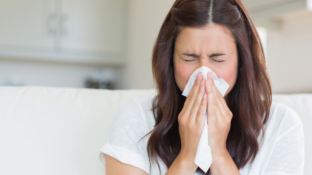 Tips To Prevent Viral: बदलते मौसम में वायरल फ्लू से बचने के आसान उपाय, मास्क पहनें, भीड़ से बचें और इम्यूनिटी मजबूत रखें