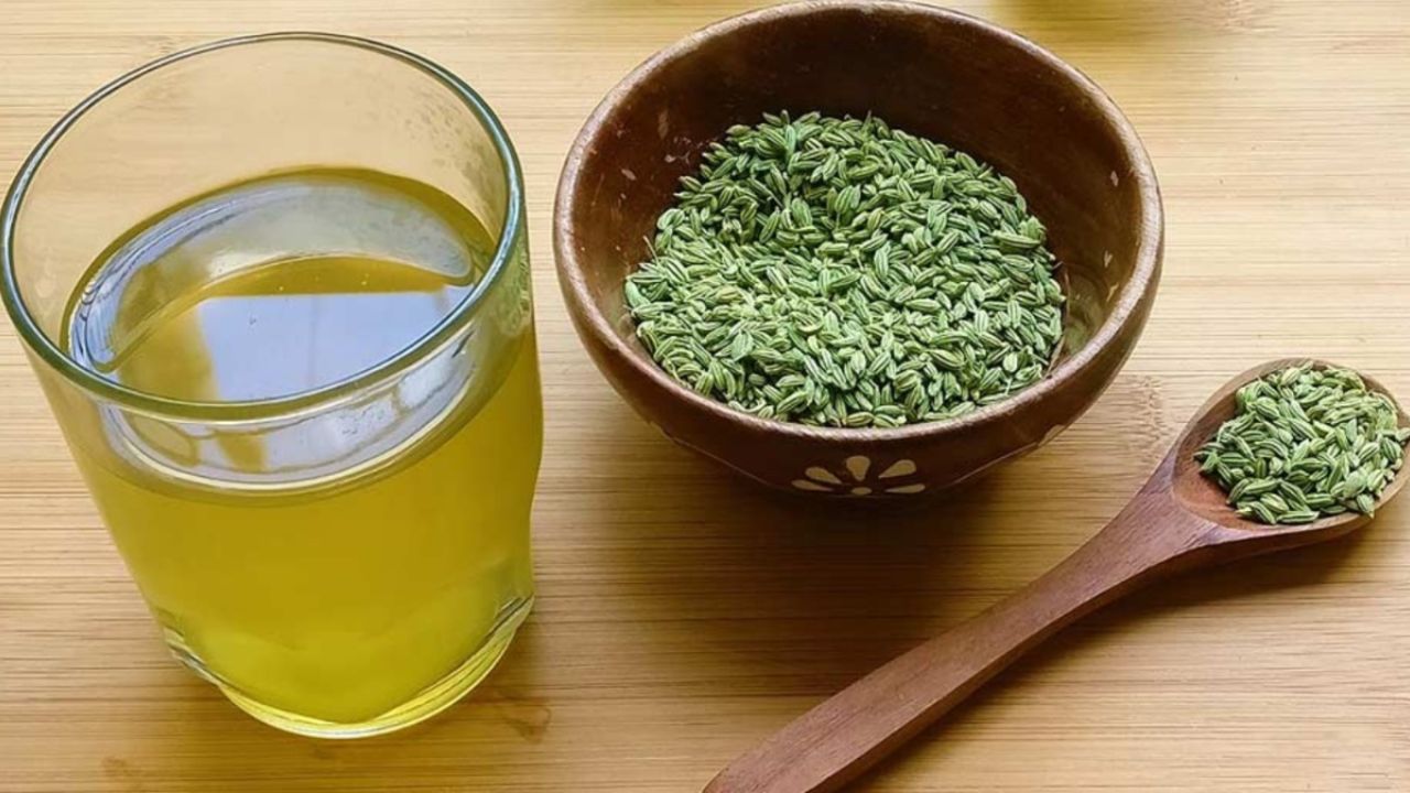 Fennel water: सोने से पहले सौंफ का पानी पीएं और पाएं गहरी नींद, डिटॉक्स और हैरान करने वाले स्वास्थ्य फायदे