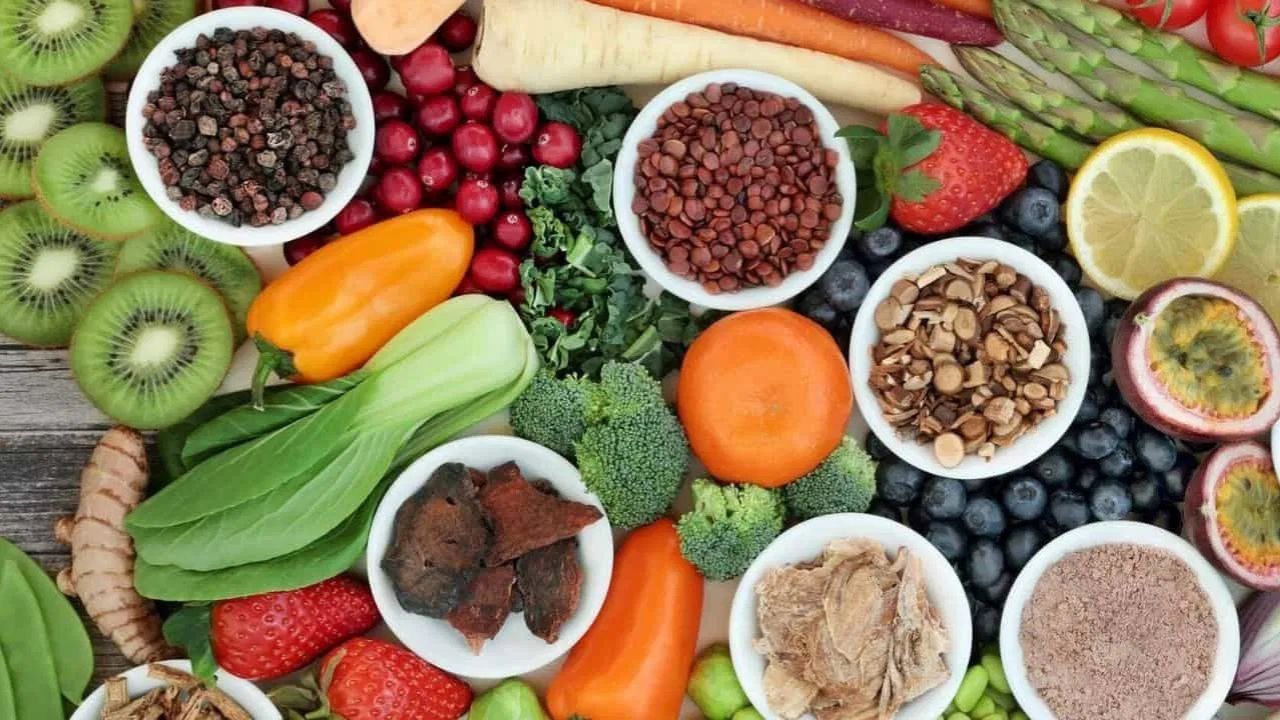 Improve Haemoglobin And Blood Naturally: खून और हीमोग्लोबिन बढ़ाने के लिए रोज खाएं ये 10 आयरन से भरपूर चीजें