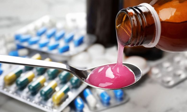Cough Syrup Controversy: खतरनाक खांसी सायरप मामले में ड्रग कंट्रोलर निलंबित, बच्चों और गर्भवती महिलाओं के लिए चेतावनी जारी
