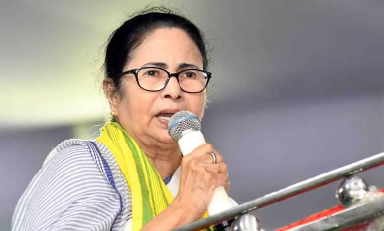 ED Raid: कोयला घोटाले में IPAC पर ED की बड़ी छापेमारी, ममता बनर्जी भी पहुंचीं